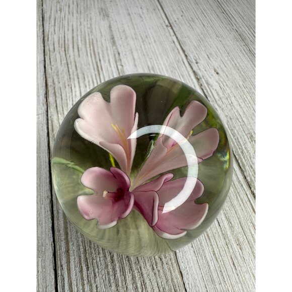 Vtg Studio Art Glass Crystal Ball Pink Flower Paperweight 2.5" Gift Desk Decor - Picture 8 of 8